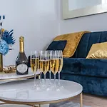 Le Saint-Martin - Parking - Prestiplace Collection